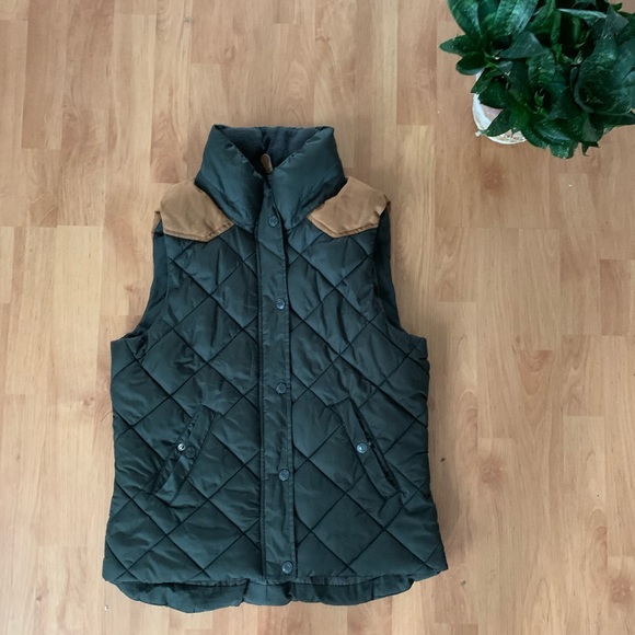 H&M Jackets & Blazers - Forest green padded vest